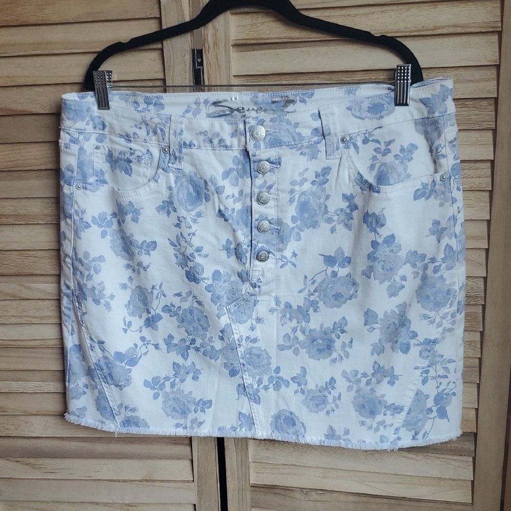 3/35 Seven7 Floral Rose Weekend Denim Mini Skirt Button Fly 5 Pkt Stretch 18